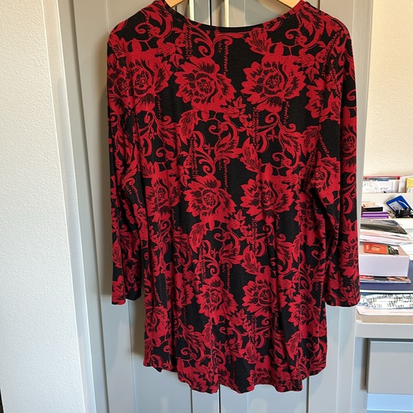 Red and black tunic/blouse (XL) - Picture 4 of 7
